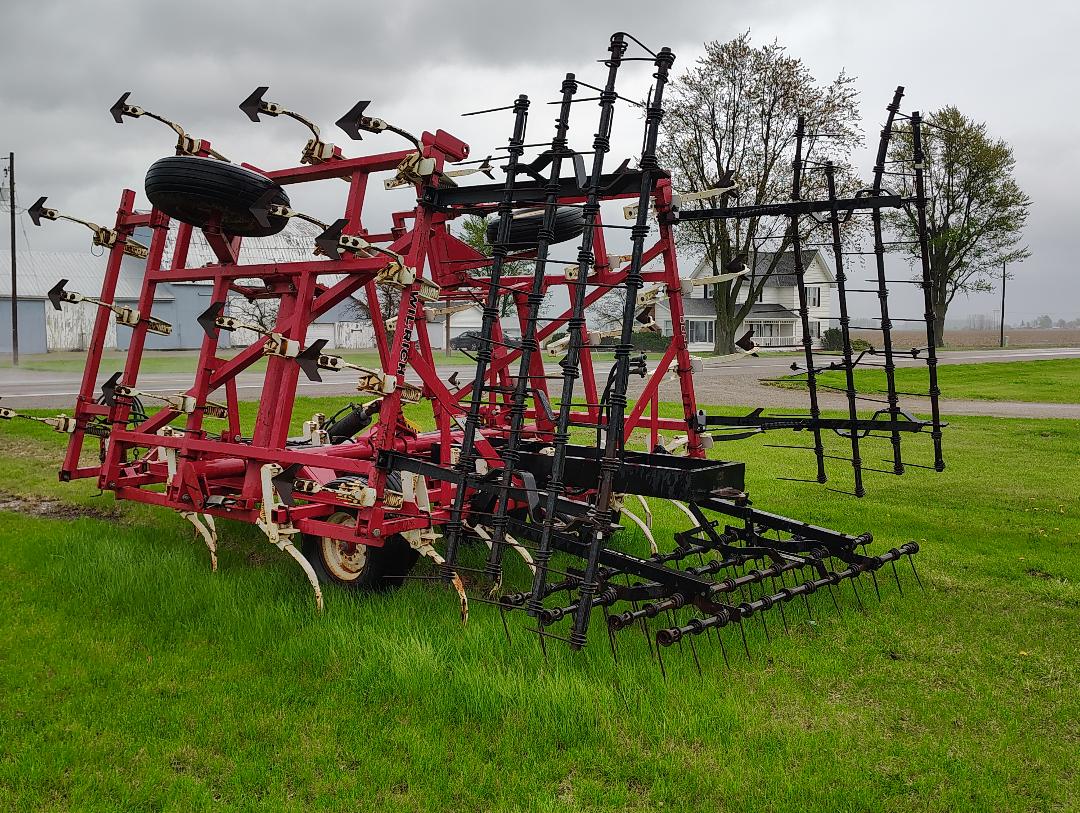 1996 WIL-RICH 2800 Field Cultivator - Image 8